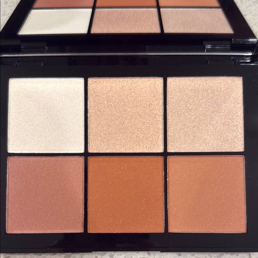 NEW! Doucce Posh Powder Palette - Cream and Tan Shades